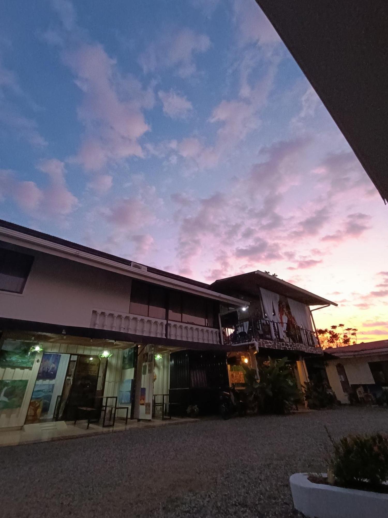 Hospedaje La Galerie Otel Ciudad Cortés Dış mekan fotoğraf